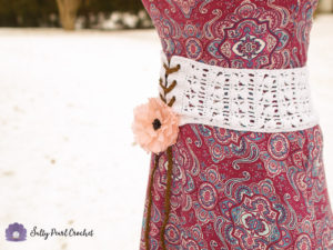 Find the Clamshell Lace Crochet Belt Pattern FREE at SaltyPearlCrochet.com!