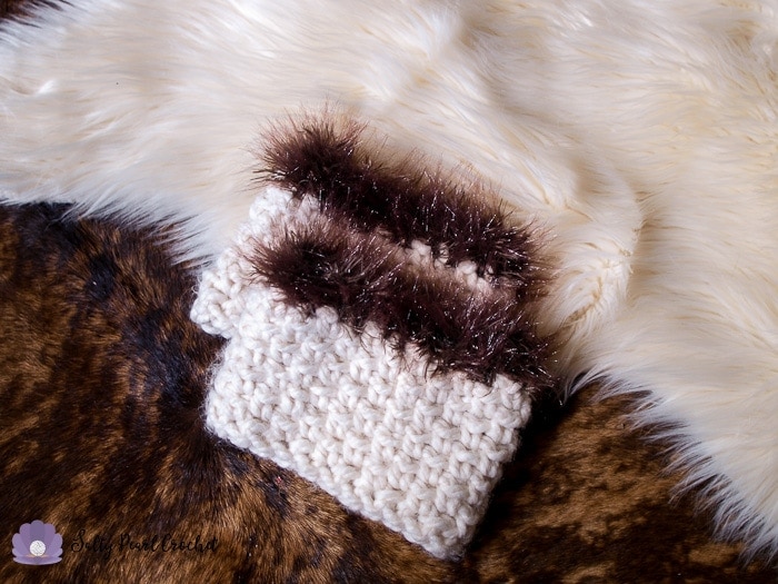 Find the free crochet pattern for these cute, boho inspired Fur Trimmed Boot Cuffs at SaltyPearlCrochet.com!