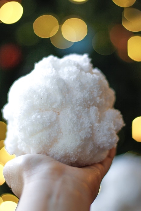 Indoor Snowball Fight - Free Crochet Pattern from Double Knotted Crochet -  EyeLoveKnots
