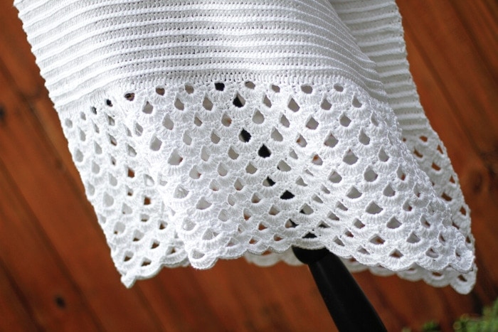 The collonade stitch used in the easy crochet poncho.